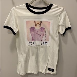 Taylor swift 1989 concert shirt